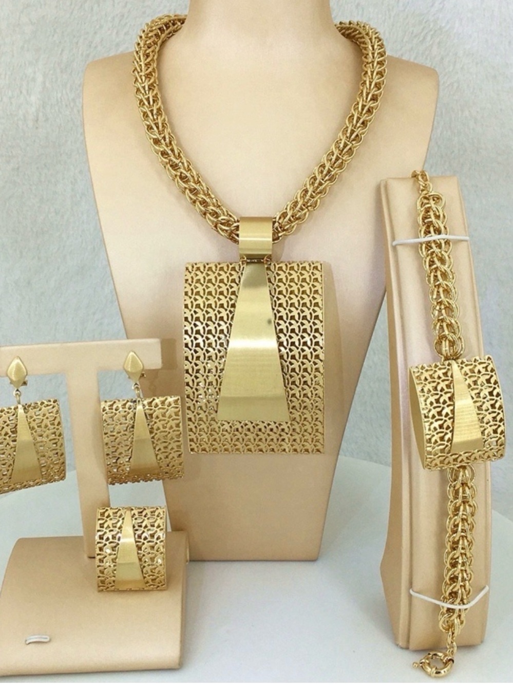 Gold-Tone women Chain & Pendant Jewelry Set